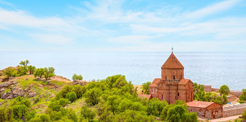 Uçaklı Kadim Topraklar Siirt Hakkari Berçelan Van Turu Ajet ile / 3 Gece Otel Konaklaması