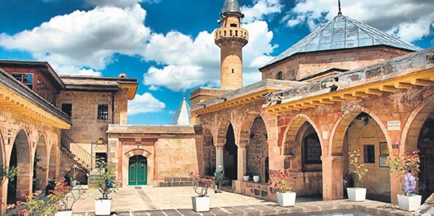 Yüksek Hızlı Tren ile Konya Çatalhöyük Lale Bahçeleri Turu / 1 Gece Otel Konaklaması